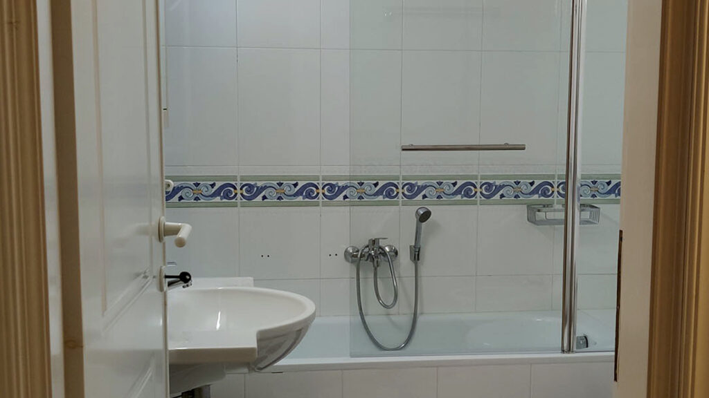 Sithon Villas house view bathroom 1